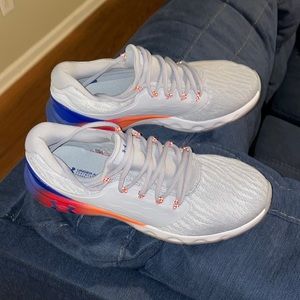 Mens Under Armour sneaker. Size 9.5